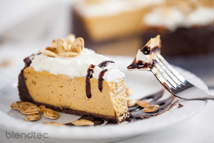 Reduced Calorie Pumpkin Cheesecake & Gingersnap Crust Recipe by @BlenderBabes