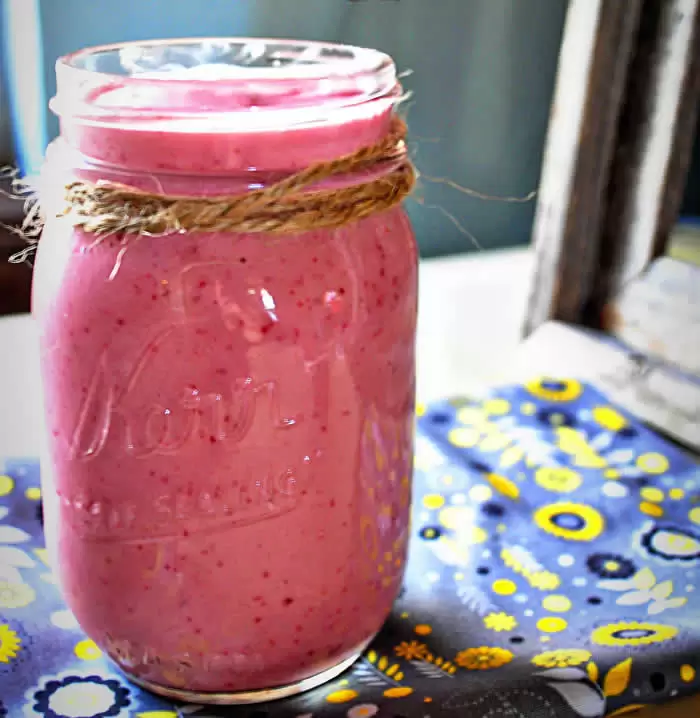 Very Cherry Banana Smoothie via Blender Babes