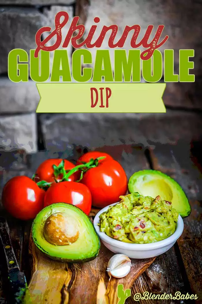 Skinny Guacamole Recipe in your Vitamix by @BlenderBabes #skinnyguacamole #healthyappetizer #lowfat #lowcarbrecipes #blenderbabes